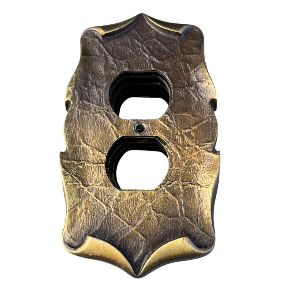 Vintage Brass Amerock Carriage House Outlet Plate Cover Duplex Receptacle 9082-1